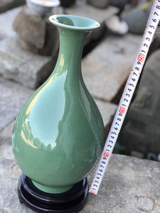 龙泉青瓷,黄汉弟大师半手工玉壶春,尺寸品相如图实物,低价出售