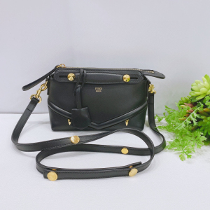 fendi芬迪黑金 by the way链条肩背包,97新