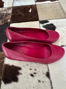 汤普格罗女鞋，枚粉色，39码，经典款，舒适，因年龄大了穿不了