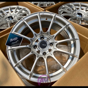 我飞度雨燕15寸4孔雅泛迪n715 n715 719现货发售