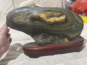 金沙彩 金沙奇石 金沙江原石摆件,只上过蜡,都是是原石的纹路