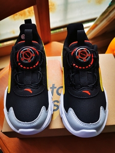 全新正品安踏儿童纽扣鞋带灯,28码,内长175,原价349