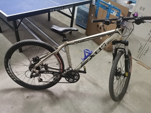 喜德盛,mx330,老款的,xds还是突出来的,16寸轮,1