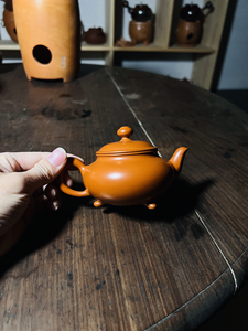 荣记手拉壶三足