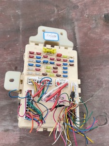 现代ix35室内保险丝盒仪表台继电器盒车身电脑板控制模块总成