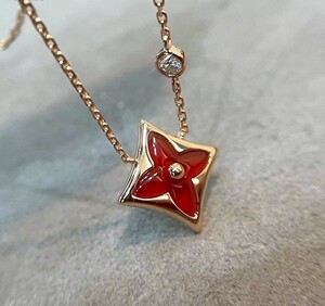 lv四叶草项链 经典款 lv红玉髓 保真lv粉贝母18