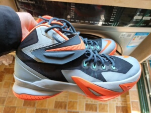 正品闲置nike zoom lbj勒布朗詹姆斯士兵8战士8代