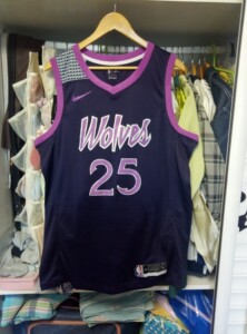 nba森林狼25号德里克罗斯玫瑰经典城市版紫雨球衣,全新带吊_阿里巴巴