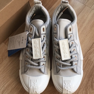 清华大学110周年校庆鞋,回力联名限量版,高考礼!