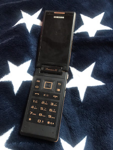 三星anycall翻盖手机,双屏幕,支持3g,手机型号忘了