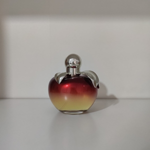 莲娜丽姿  nina ricci 红苹果  某年的圣诞限量款