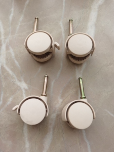 好孩子婴儿床脚轮配件 四个 全新