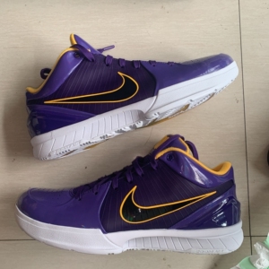 科比4紫金湖人 湖人配色 闲置全新 正品原鞋 少一个盒子少一