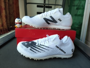 新百伦钉鞋长跑