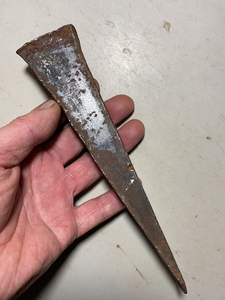 日本铁砧子,可做扁铲用,钢口相当好,铁贞子,这东西有讲究是个