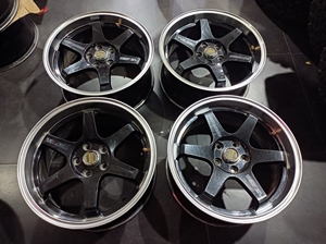 丰途et37轮毂18寸,动平衡完美!款式经典,多少有点擦伤