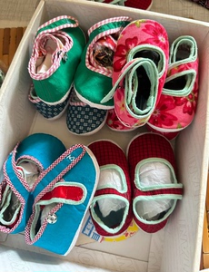 奶奶纯手工扎根鞋 手缝宝宝婴儿鞋，每只鞋底都有小红根，不是厚