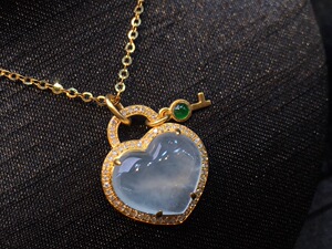 缅甸a货18k金镶嵌纯天然玉石正品桃心翡翠爱心挂件心形男女款吊坠