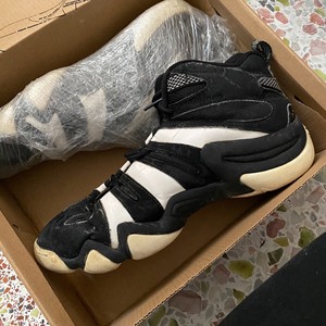 科比crazy8黑白篮球鞋