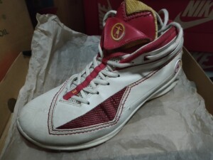 韦德匡威篮球鞋