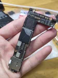 iphone硬盘主板