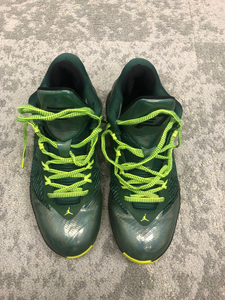 保罗cp8篮球鞋正品140包邮44码实战好鞋.成色不错磨损很