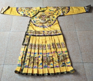 龙袍皇帝朝服皇上龙袍清朝皇帝朝服,包含腰带,披肩,假领,腰带