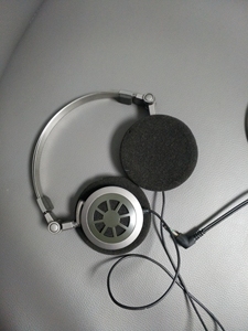 akg k412p,一代精典耳机,解晰度高,人声清晰再现,高