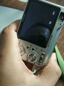 索尼dsc-w80ccd复古数码相机.成色不错,带包装盒,说