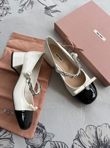 miumiu 玛丽珍单鞋 中跟拼色珍珠扣 黑白玛丽珍小皮鞋