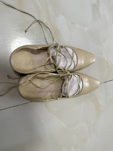 小ck白色皮鞋 绑带设计 芭蕾舞皮鞋