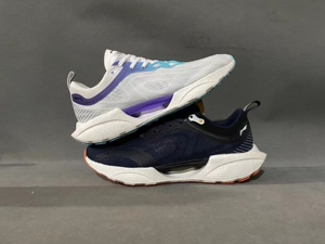 李宁超轻18鸳鸯配色专业跑鞋