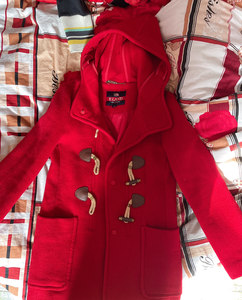 ELAND羊毛牛角扣大衣经典款，这个红色很正拍的图片没有实物