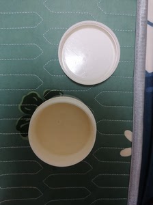 丝脖颈霜去纹去脸上斑点黑去黑蚕沙去淤青膏韩国去蛇皮鱼鳞皮霜感兴