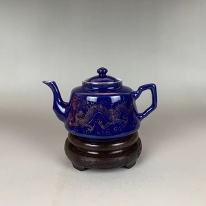 晚清民国时期祭蓝釉描金龙纹茶壶,宽15cm,高8.5cm,全