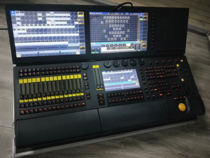 领焰ma2灯光控台一台带航空箱,全好