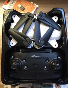 新品yh-19hw折叠定高四轴无人机 实时wifi飞行器遥控