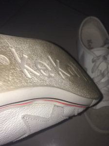 纯牛皮脏脏小白鞋九成新,就是鞋底脏了些,一点儿毛病都没有,码