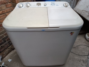 海尔双缸洗衣机