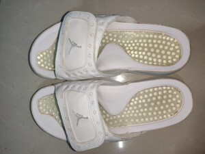 aj13拖鞋 air jordan 13 拖鞋 白银 白猫