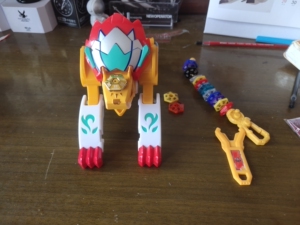 奥迪双钻超进化神魄烈焰狂狮玩具