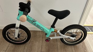 吉尔索碳纤维儿童专业培训平衡车自行车，90新，原价1300多