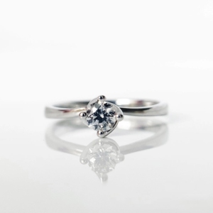 通灵26分蓝色火焰钻戒,票据全,专柜1.3万购买