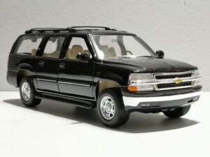 稀有绝版1/24雪佛兰塞班 suburban 越野车模型