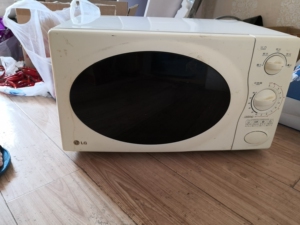 lg微波炉,功能正常,没有任何问题,燕郊爱民路隧道局北院自取