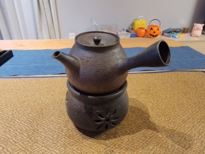 王金川 手拉紫砂壶 柴烧 带底座 侧把 容量270左右,精品