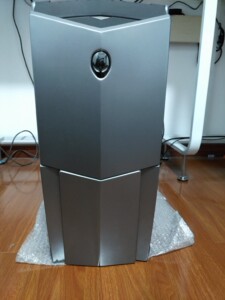 alienware 外星人area 51 大龙脊主机机箱如图