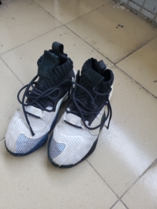adidas篮球鞋 byw 天足 尼克杨篮球鞋,两年前得物买