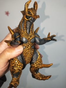 戈尔德拉斯王,金龙王,超八奥特曼剧场版里面的怪兽,亚波人赋予