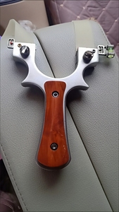 9元包邮,买弹弓送2条皮筋,200个泥丸